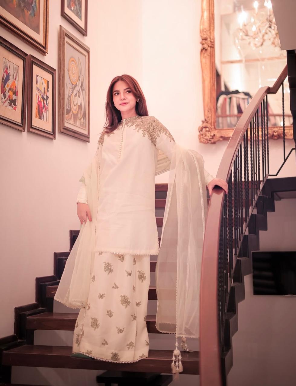 Casper Embroidered 3-piece lawn suit